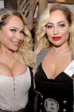 Watch Darcey & Stacey Watch123movies